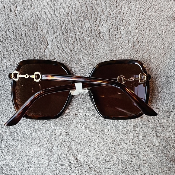 Gucci Square Oversized Sunglasses